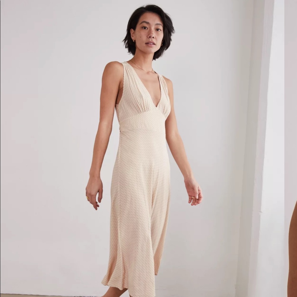 ISO Aritzia Wilfred Orchestra Midi Dress
